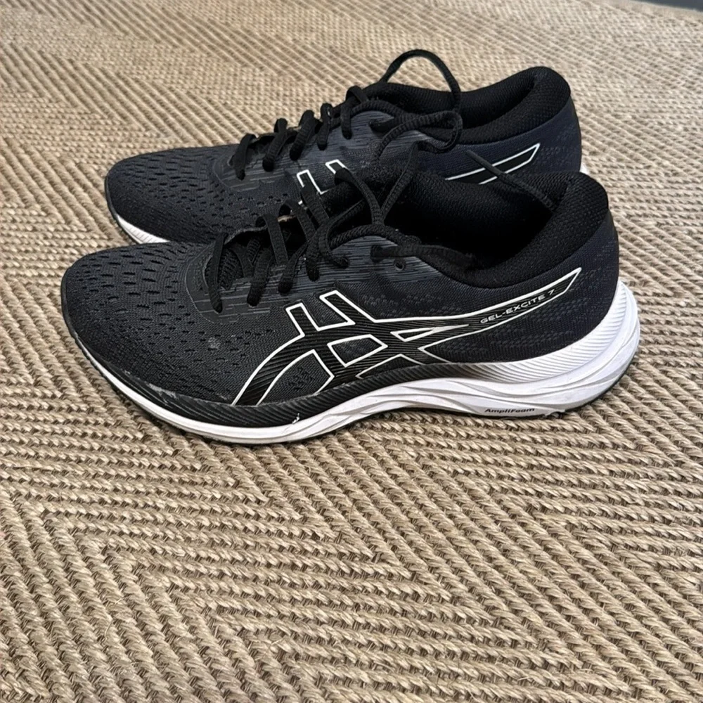 Asics lightweight black